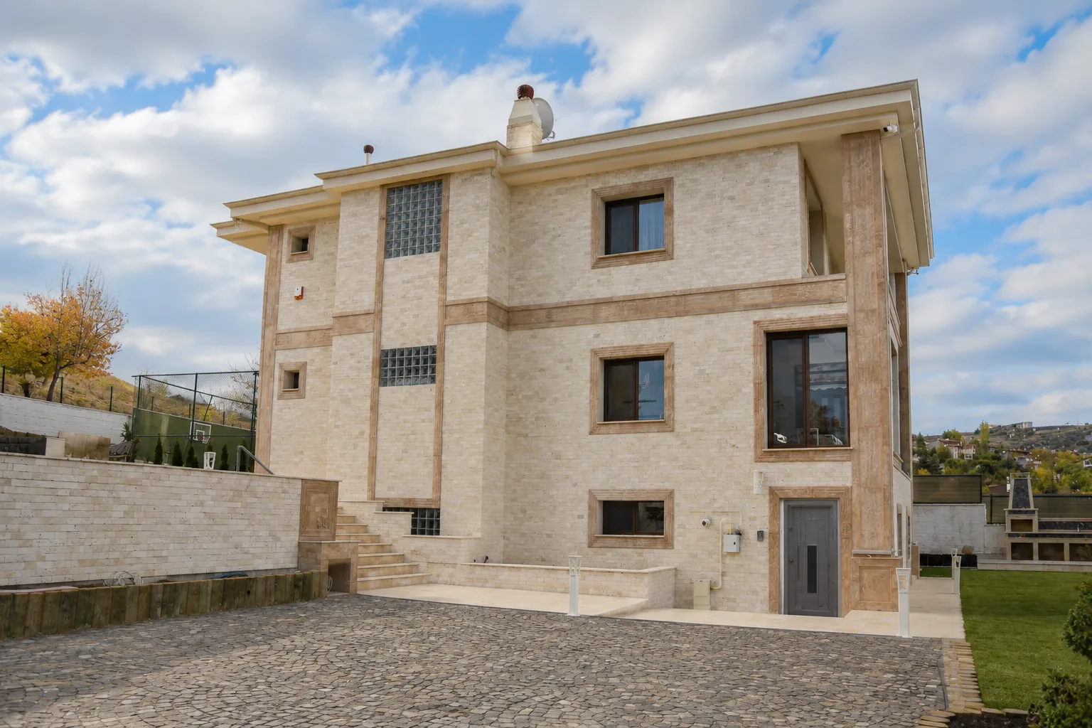 Kayseri Villa Cephe ve Peyzaj Tasarımı & Uygulaması iç mimari proje görseli